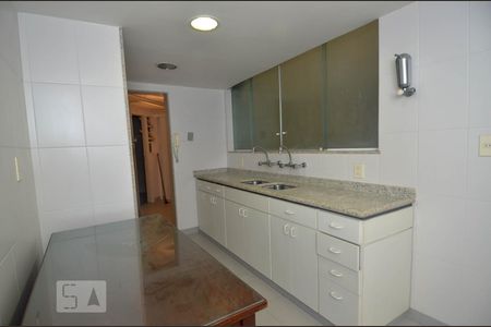 Apartamento à venda com 135m², 3 quartos e 1 vagaCozinha