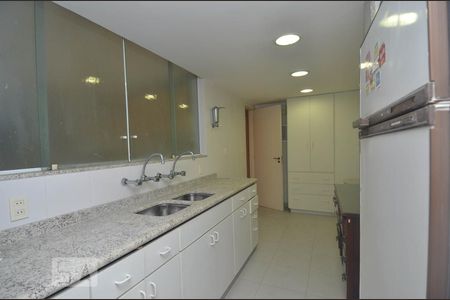 Apartamento à venda com 135m², 3 quartos e 1 vagaCozinha