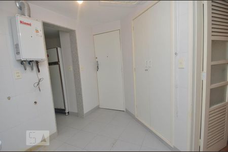 Apartamento à venda com 135m², 3 quartos e 1 vagaÁrea de Serviço