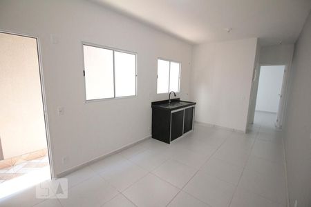 Sala e Cozinha de casa para alugar com 2 quartos, 42m² em Jardim Santa Lucia, Várzea Paulista