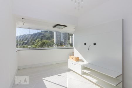 Sala de apartamento para alugar com 3 quartos, 95m² em Jardim Carvalho, Porto Alegre