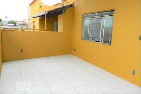 Casa de condomínio para alugar com 60m², 3 quartos e sem vagavaranda
