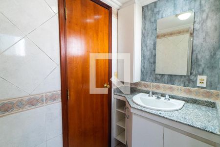 Banheiro da Suíte de apartamento para alugar com 3 quartos, 116m² em Chácara Inglesa, São Paulo