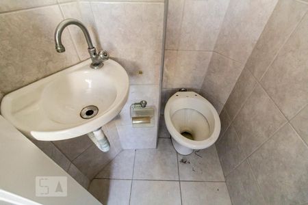 Apartamento para alugar com 80m², 2 quartos e sem vaga Apartamento para alugar com 80m², 2 quartos e sem vagaBanheiro de Serviço