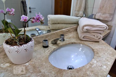 Apartamento para alugar com 240m², 4 quartos e 4 vagasBanheiro da Suíte 1