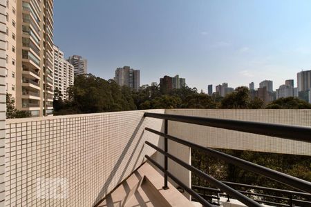 Apartamento para alugar com 240m², 4 quartos e 4 vagasSacada da Suíte 1