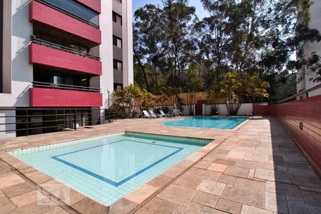Apartamento para alugar com 240m², 4 quartos e 4 vagasÁrea comum - Piscina