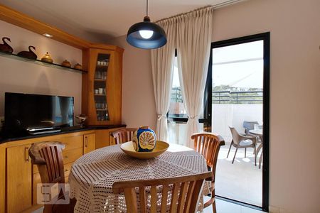 Apartamento para alugar com 240m², 4 quartos e 4 vagasCopa