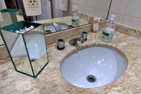 Apartamento para alugar com 240m², 4 quartos e 4 vagasBanheiro