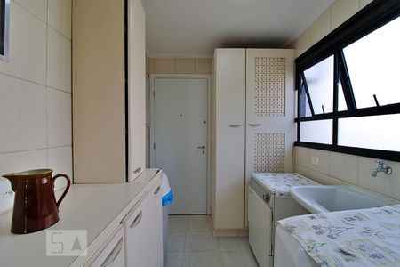 Apartamento para alugar com 240m², 4 quartos e 4 vagasÁrea de Serviço