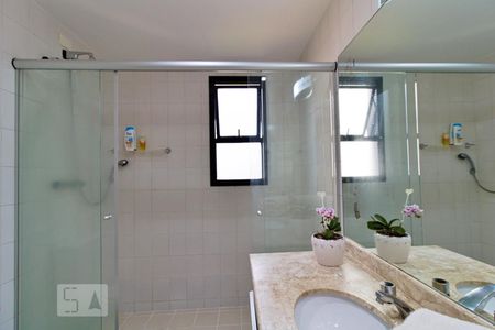 Apartamento para alugar com 240m², 4 quartos e 4 vagasBanheiro da Suíte 1