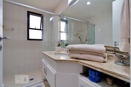 Apartamento para alugar com 240m², 4 quartos e 4 vagasBanheiro da Suíte 1