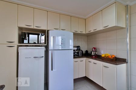 Apartamento para alugar com 240m², 4 quartos e 4 vagasCozinha