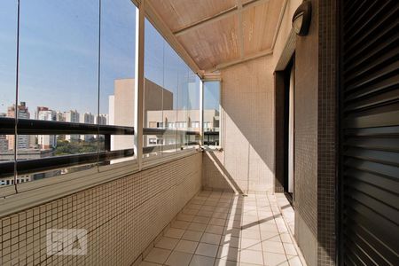 Apartamento para alugar com 240m², 4 quartos e 4 vagasVaranda do Quarto 3