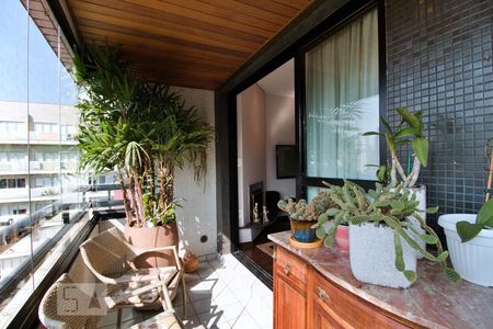 Apartamento para alugar com 240m², 4 quartos e 4 vagasVaranda da Sala