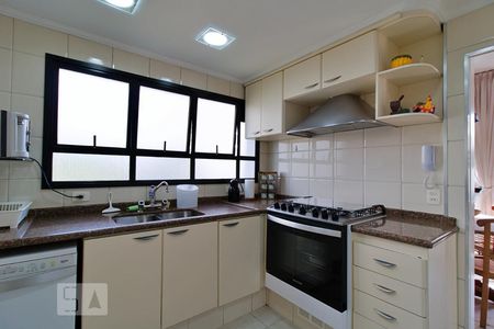 Apartamento para alugar com 240m², 4 quartos e 4 vagasCozinha