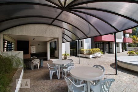 Apartamento para alugar com 240m², 4 quartos e 4 vagasÁrea comum - Churrasqueira