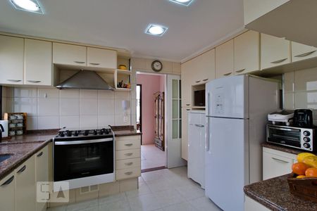 Apartamento para alugar com 240m², 4 quartos e 4 vagasCozinha
