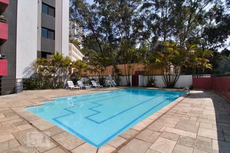 Apartamento para alugar com 240m², 4 quartos e 4 vagasÁrea comum - Piscina
