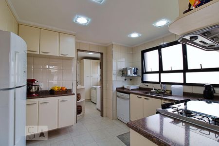 Apartamento para alugar com 240m², 4 quartos e 4 vagasCozinha