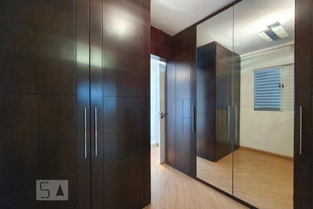 Apartamento à venda com 164m², 3 quartos e 4 vagasCloset da suíte 2 (quarto 3)