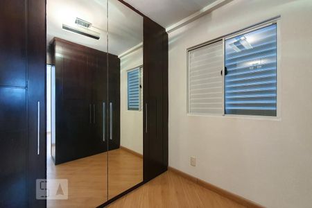 Apartamento à venda com 164m², 3 quartos e 4 vagasCloset da suíte 2 (quarto 3)
