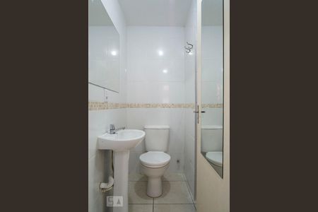 Banheiro de apartamento para alugar com 1 quarto, 31m² em Centro Histórico, Porto Alegre