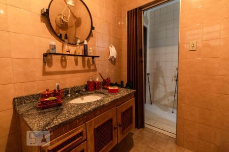 Banheiro de casa à venda com 2 quartos, 125m² em Vila Primavera, São Paulo