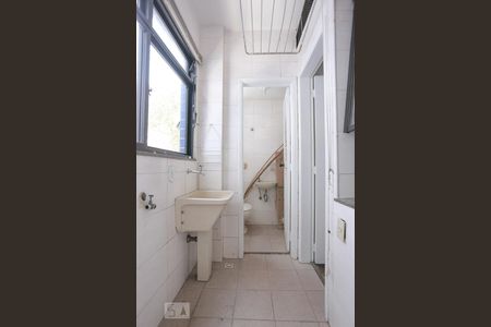 Apartamento para alugar com 110m², 3 quartos e 1 vagaÁrea de Serviço