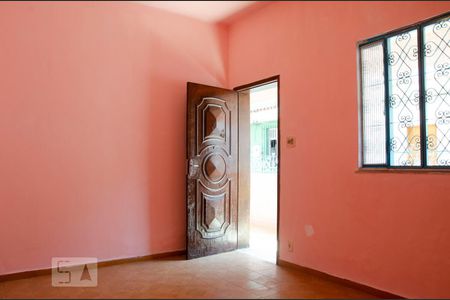Sala de casa de condomínio à venda com 2 quartos, 45m² em Cordovil, Rio de Janeiro