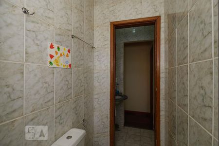 Banheiro de apartamento à venda com 2 quartos, 50m² em Heliópolis, Belo Horizonte