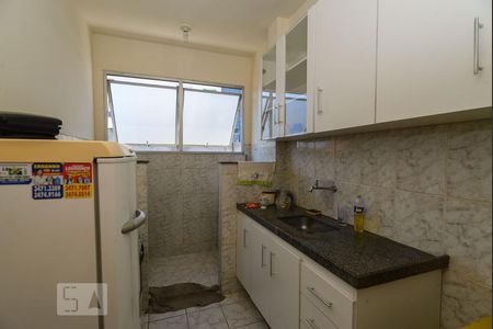 Cozinha de apartamento à venda com 2 quartos, 50m² em Heliópolis, Belo Horizonte