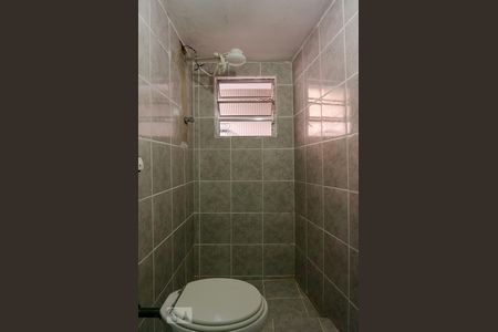 Banheiro de casa para alugar com 1 quarto, 40m² em Vila Guaca, São Paulo