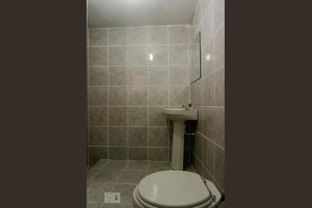Banheiro de casa para alugar com 1 quarto, 40m² em Vila Guaca, São Paulo