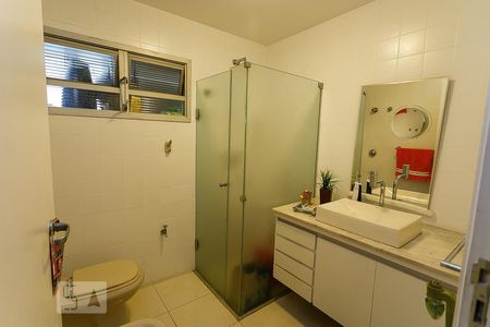 Apartamento à venda com 221m², 4 quartos e 3 vagas Apartamento à venda com 221m², 4 quartos e 3 vagasBanheiro