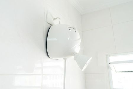 Casa à venda com 180m², 2 quartos e 2 vagasBanheiro suíte 1