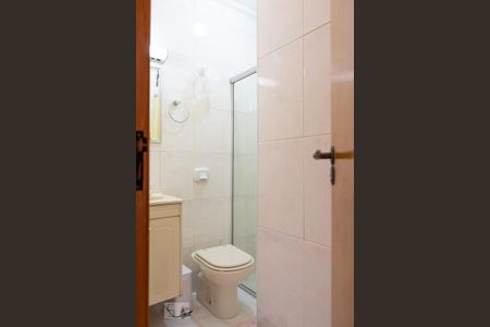 Casa à venda com 180m², 2 quartos e 2 vagasBanheiro suíte 2