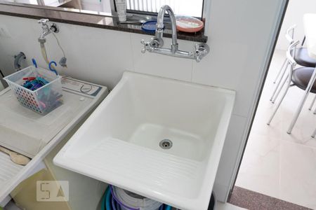 Casa à venda com 180m², 2 quartos e 2 vagasÁrea de serviço