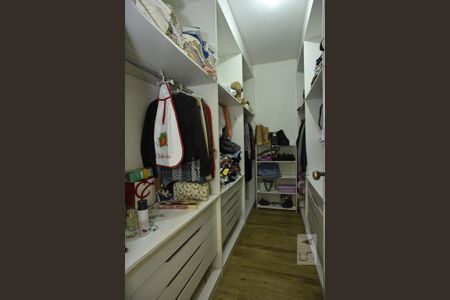 Apartamento à venda com 390m², 3 quartos e 4 vagasCloset da Suíte 2