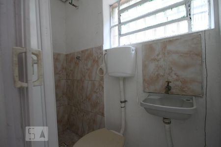 Banheiro de kitnet/studio para alugar com 1 quarto, 80m² em Ipiranga, São Paulo