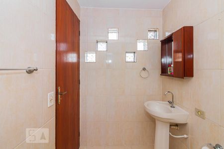 BANHEIRO de casa para alugar com 1 quarto, 50m² em Jardim Marisa, São Paulo