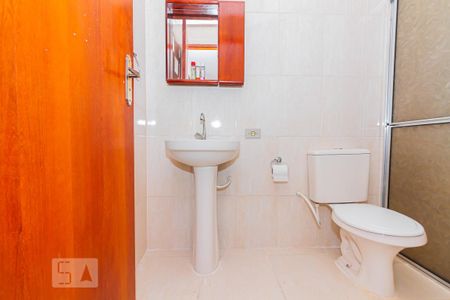 BANHEIRO de casa para alugar com 1 quarto, 50m² em Jardim Marisa, São Paulo