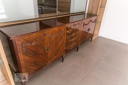 Apartamento à venda com 189m², 3 quartos e 3 vagas Apartamento à venda com 189m², 3 quartos e 3 vagasArmário Sala