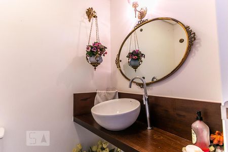 Apartamento à venda com 189m², 3 quartos e 3 vagas Apartamento à venda com 189m², 3 quartos e 3 vagasBanheiro principal