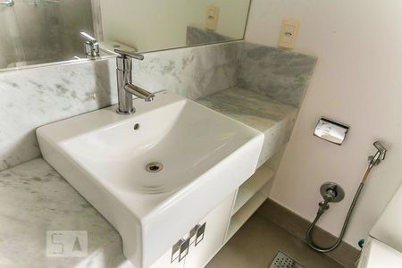 Apartamento à venda com 189m², 3 quartos e 3 vagas Apartamento à venda com 189m², 3 quartos e 3 vagasBanheiro Suíte 2