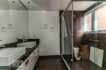 Apartamento à venda com 189m², 3 quartos e 3 vagas Apartamento à venda com 189m², 3 quartos e 3 vagasBanheiro Suíte 1