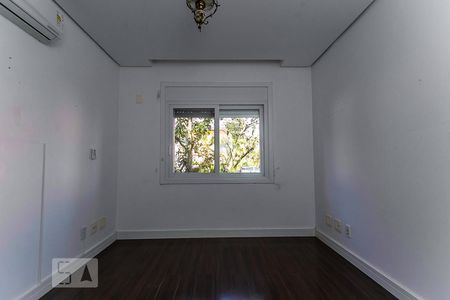 Apartamento à venda com 189m², 3 quartos e 3 vagas Apartamento à venda com 189m², 3 quartos e 3 vagasSuíte 2