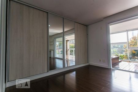 Apartamento à venda com 189m², 3 quartos e 3 vagas Apartamento à venda com 189m², 3 quartos e 3 vagasGuarda Roupa Suíte 1