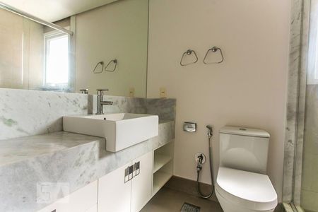 Apartamento à venda com 189m², 3 quartos e 3 vagas Apartamento à venda com 189m², 3 quartos e 3 vagasBanheiro Suíte 2