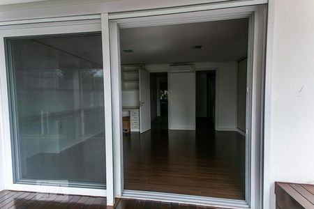 Apartamento à venda com 189m², 3 quartos e 3 vagas Apartamento à venda com 189m², 3 quartos e 3 vagasVaranda - Suíte 1